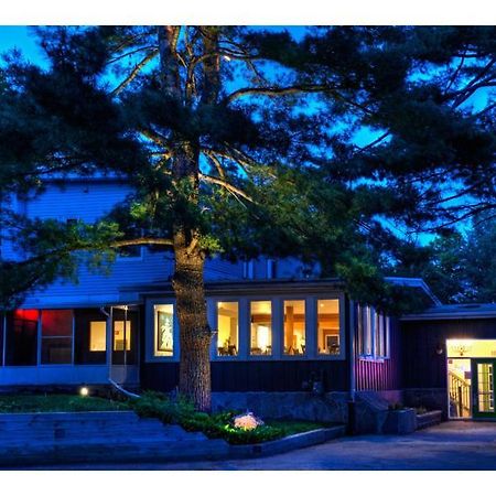 Pine Lodge Muskoka Хантсвилл Экстерьер фото