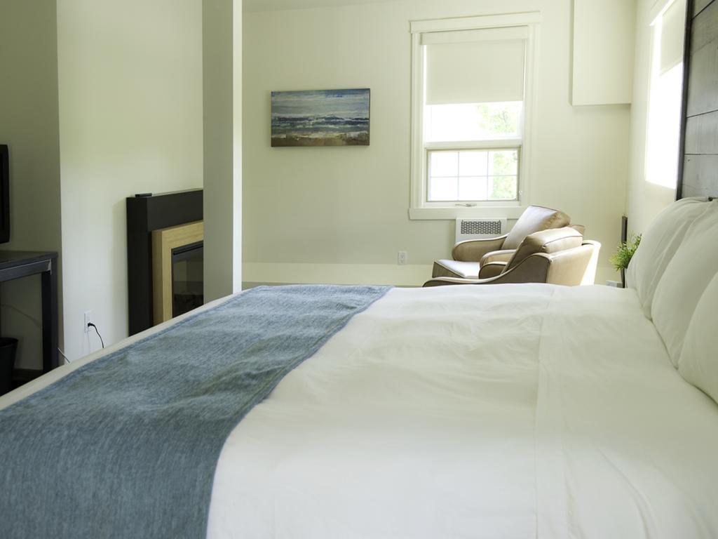 Pine Lodge Muskoka Хантсвилл Экстерьер фото