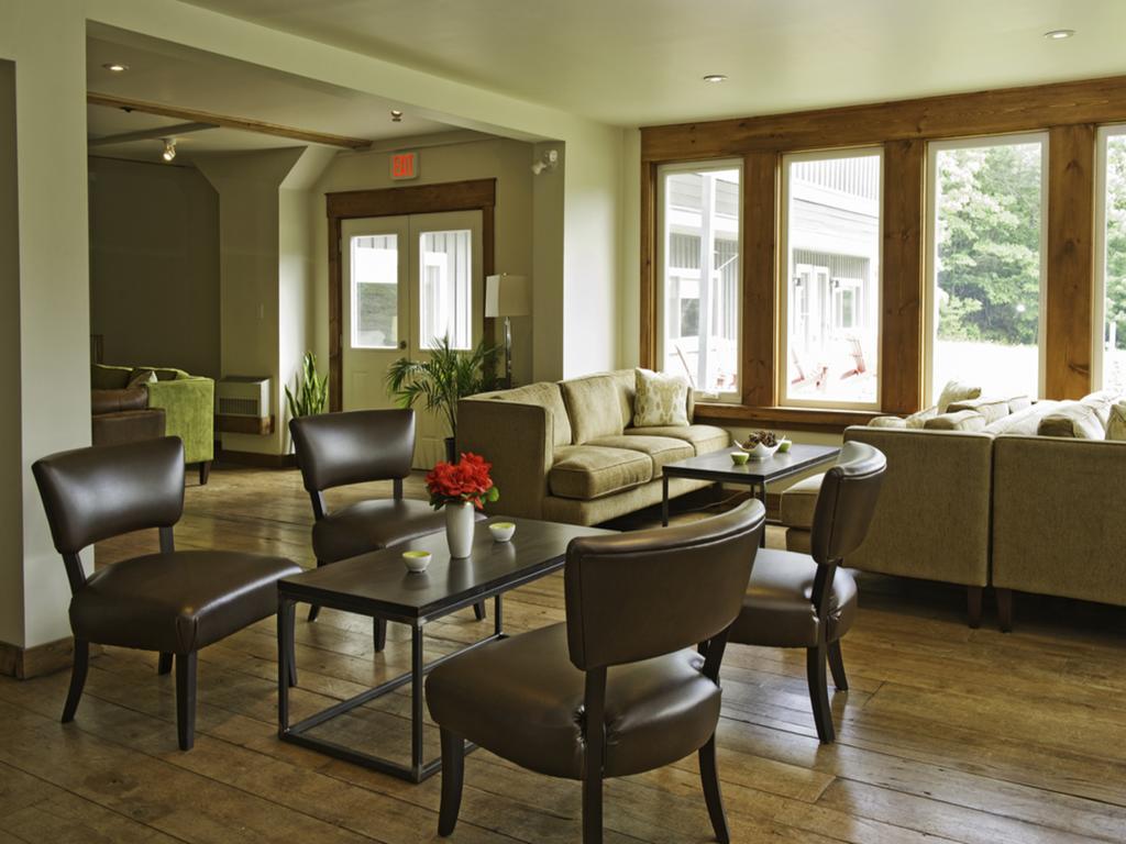 Pine Lodge Muskoka Хантсвилл Экстерьер фото