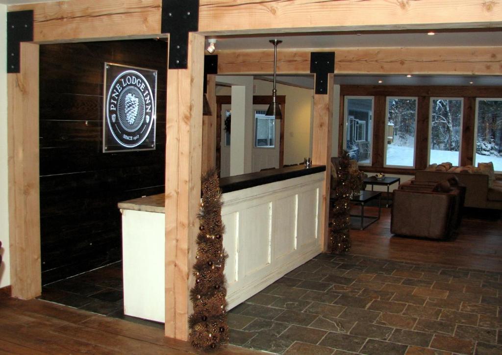 Pine Lodge Muskoka Хантсвилл Экстерьер фото
