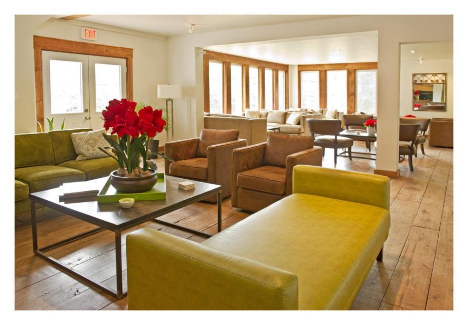 Pine Lodge Muskoka Хантсвилл Экстерьер фото