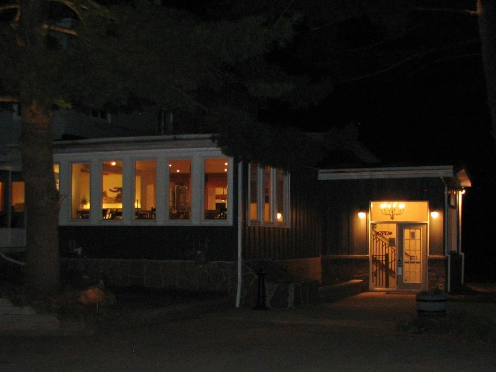Pine Lodge Muskoka Хантсвилл Экстерьер фото